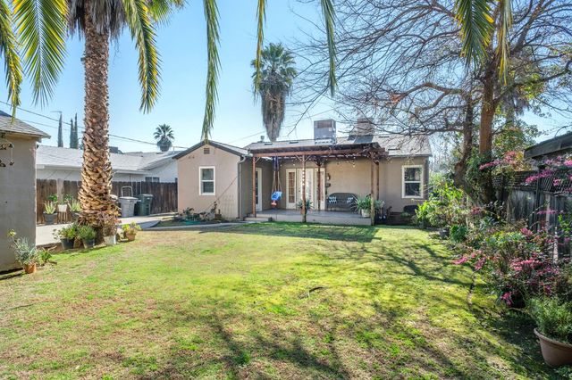 411 E Clinton Avenue, Fresno, CA 93704