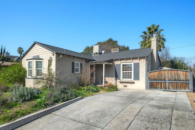 411 E Clinton Avenue, Fresno, CA 93704