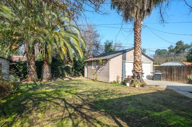 411 E Clinton Avenue, Fresno, CA 93704