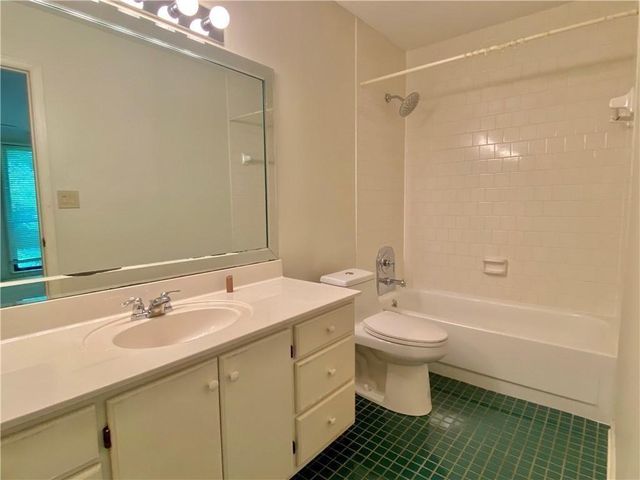 1148 Riverbend Club Drive SE, Atlanta, GA 30339