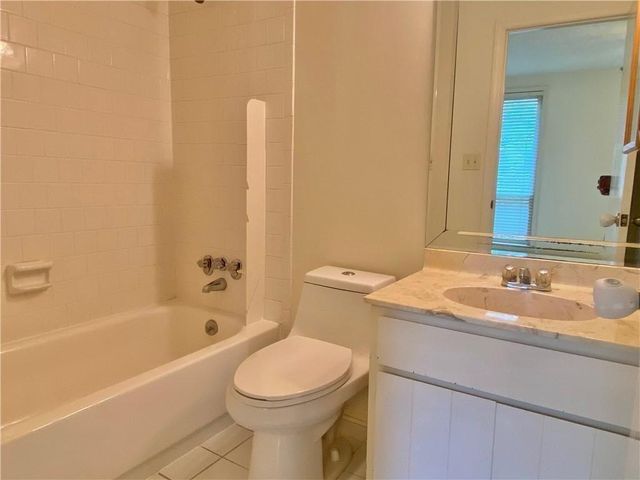 1148 Riverbend Club Drive SE, Atlanta, GA 30339