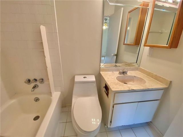 1148 Riverbend Club Drive SE, Atlanta, GA 30339