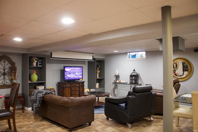 216 W 28th Street Street, Jasper, IN 47546