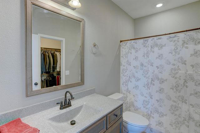 22031 71st Rd, Winfield, KS 67156