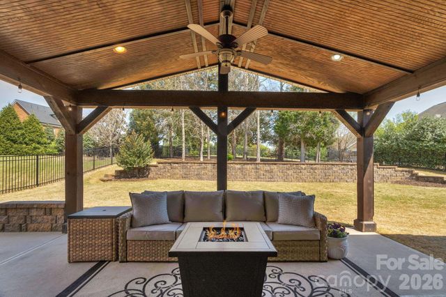 2709 Creek Manor Drive, Waxhaw, NC 28173