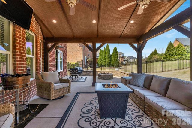 2709 Creek Manor Drive, Waxhaw, NC 28173