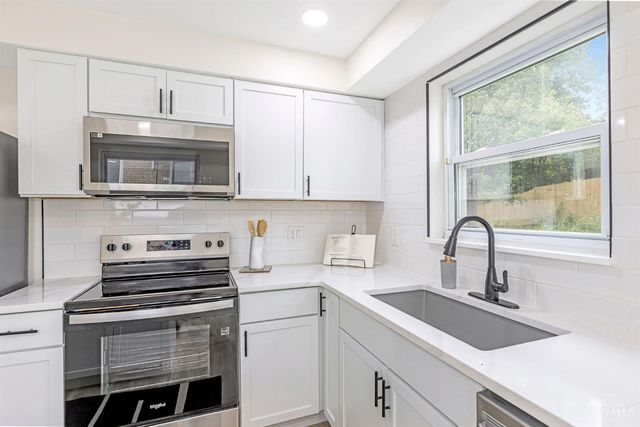 2608 Kathleen Court, Cincinnati, OH 45239