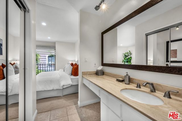 7862 W Manchester Avenue, Playa Del Rey (los Angeles), CA 90293