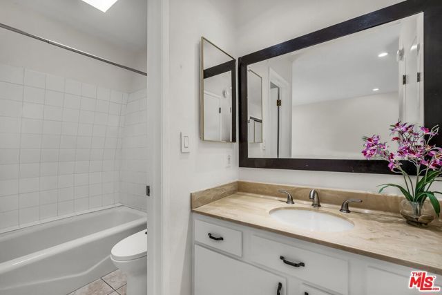 7862 W Manchester Avenue, Playa Del Rey (los Angeles), CA 90293