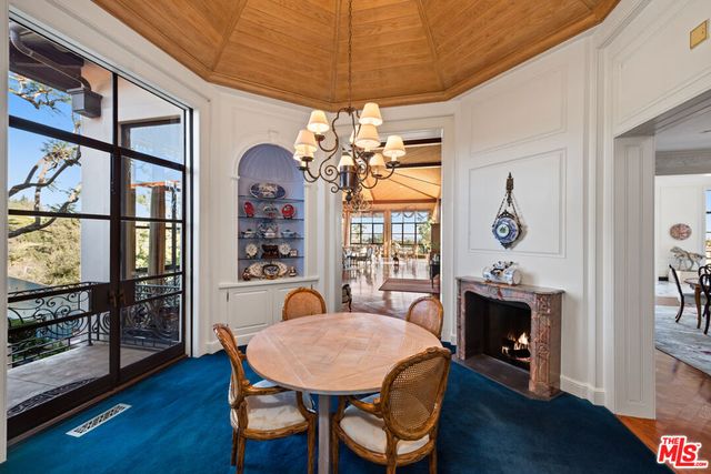 642 Siena Way, Los Angeles, CA 90077