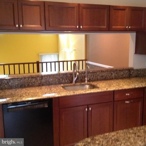 6559 RIVER TWEED LN, Alexandria, VA 22312
