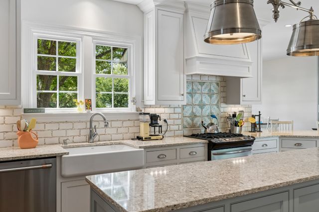 1305 Arrowhead Dr, Brentwood, TN 37027