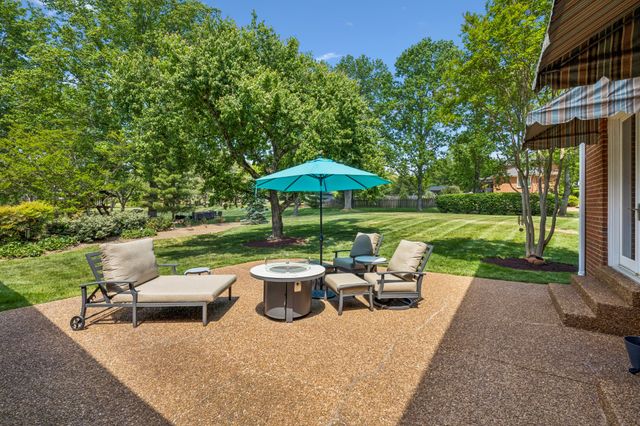 1305 Arrowhead Dr, Brentwood, TN 37027