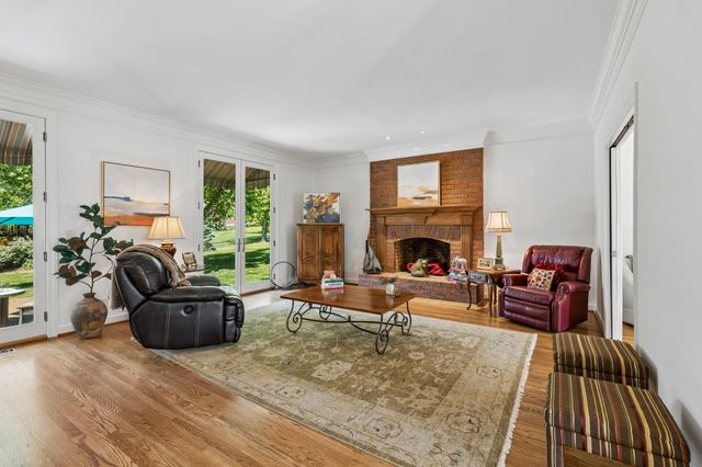 1305 Arrowhead Dr, Brentwood, TN 37027