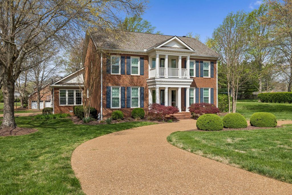 1305 Arrowhead Dr, Brentwood, TN 37027