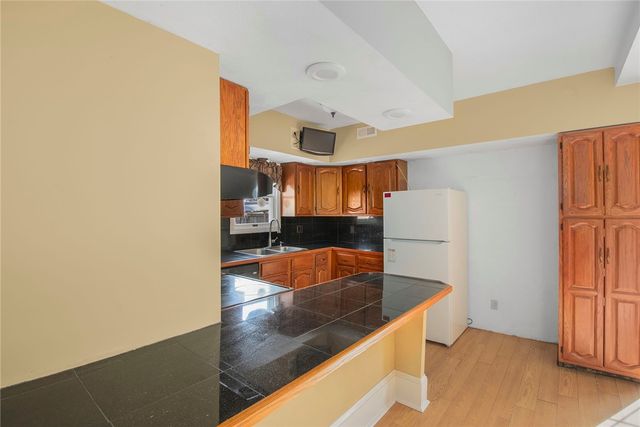 2 Overbrook Avenue, Warwick, RI 02889