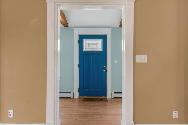 2 Overbrook Avenue, Warwick, RI 02889