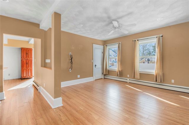 2 Overbrook Avenue, Warwick, RI 02889