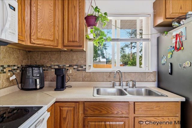 256 CRIBBON AVE, Cheyenne, WY 82007