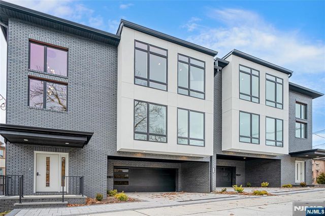 128 Edsall Boulevard A, Palisades Park, NJ 07650