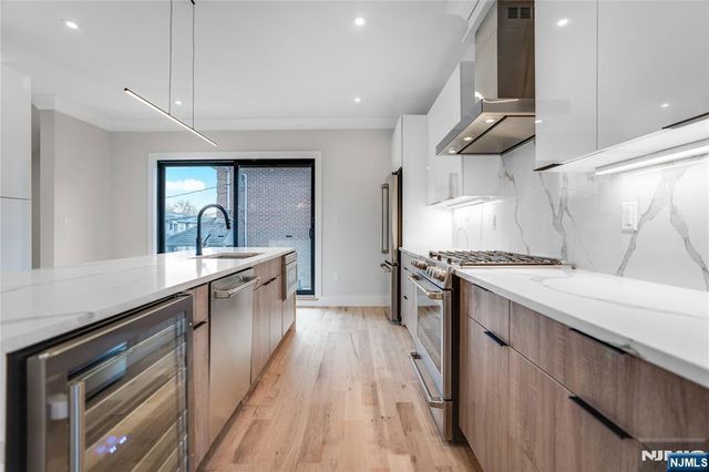 128 Edsall Boulevard A, Palisades Park, NJ 07650