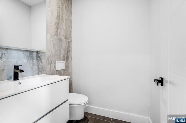 128 Edsall Boulevard A, Palisades Park, NJ 07650