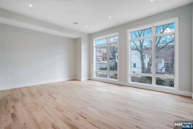 128 Edsall Boulevard A, Palisades Park, NJ 07650