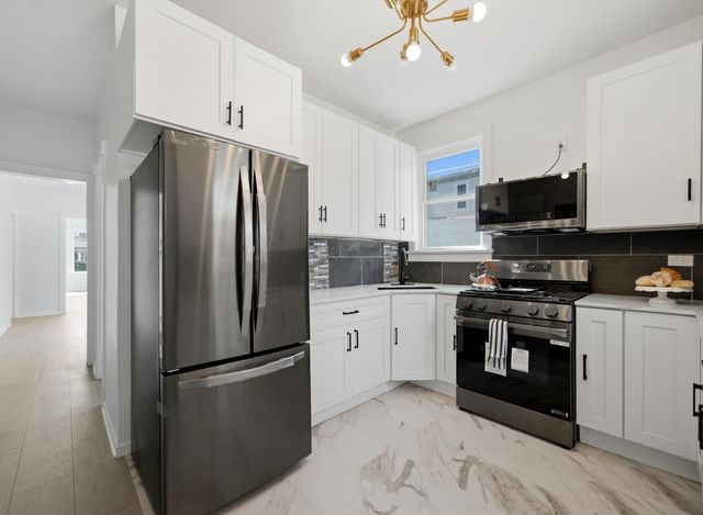 7948 S Colfax Avenue, Chicago, IL 60617