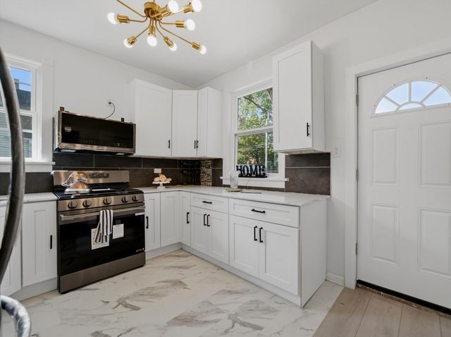 7948 S Colfax Avenue, Chicago, IL 60617