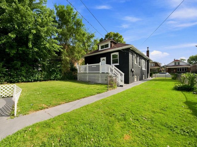 7948 S Colfax Avenue, Chicago, IL 60617