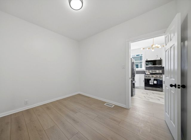 7948 S Colfax Avenue, Chicago, IL 60617