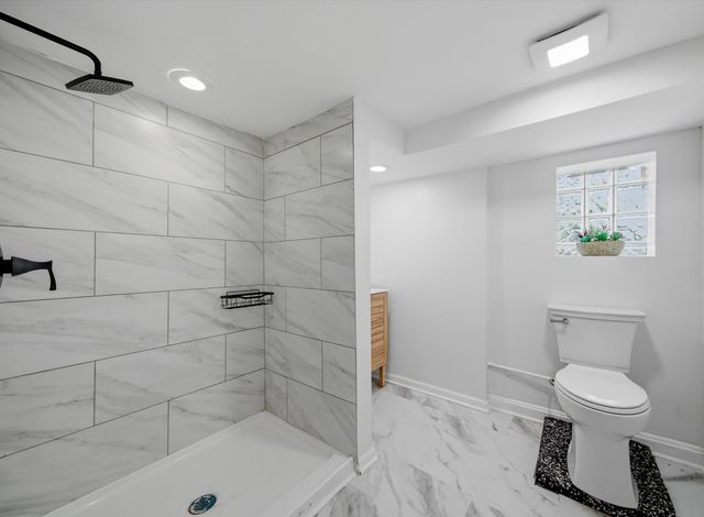 7948 S Colfax Avenue, Chicago, IL 60617