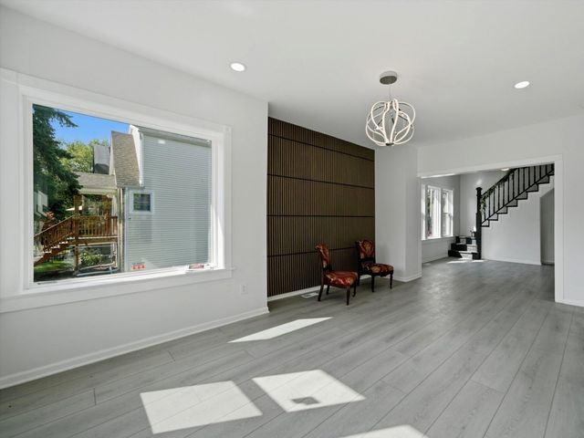 7948 S Colfax Avenue, Chicago, IL 60617
