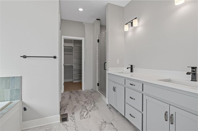 9901 Stockdale Road, Liberty, MO 64068