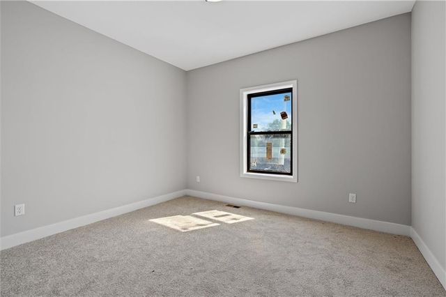 9901 Stockdale Road, Liberty, MO 64068