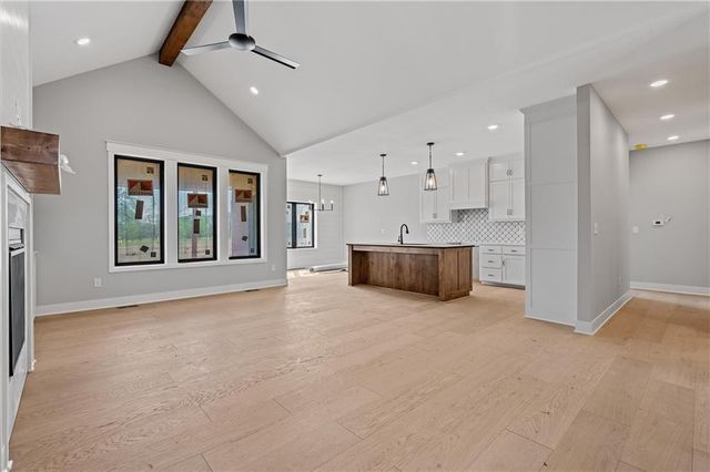 9901 Stockdale Road, Liberty, MO 64068