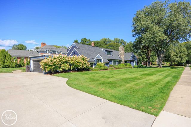 155 Lothrop Road, Grosse Pointe Farms, MI 48236