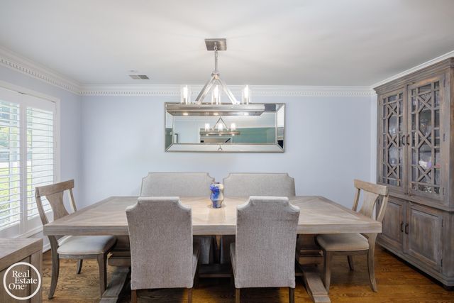 155 Lothrop Road, Grosse Pointe Farms, MI 48236