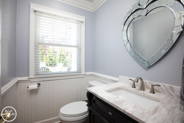 155 Lothrop Road, Grosse Pointe Farms, MI 48236