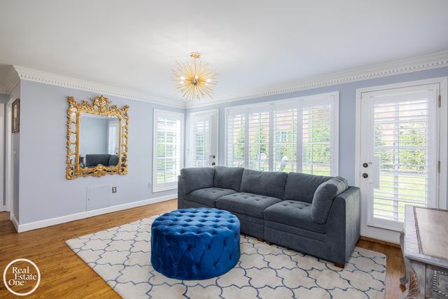 155 Lothrop Road, Grosse Pointe Farms, MI 48236