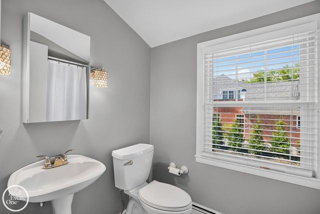 155 Lothrop Road, Grosse Pointe Farms, MI 48236