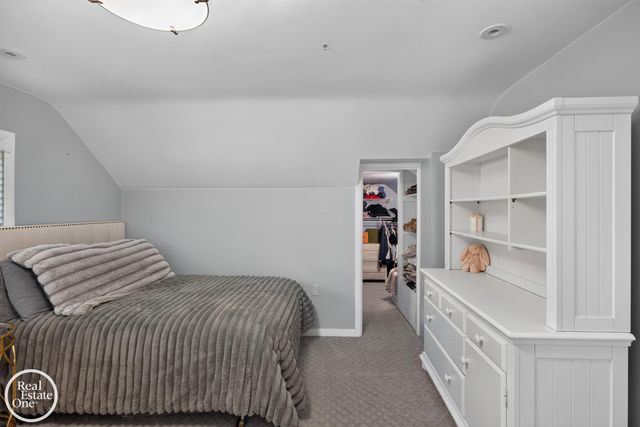 155 Lothrop Road, Grosse Pointe Farms, MI 48236