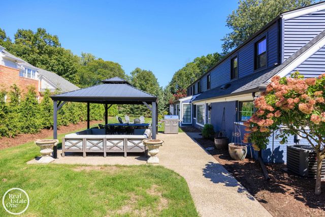 155 Lothrop Road, Grosse Pointe Farms, MI 48236