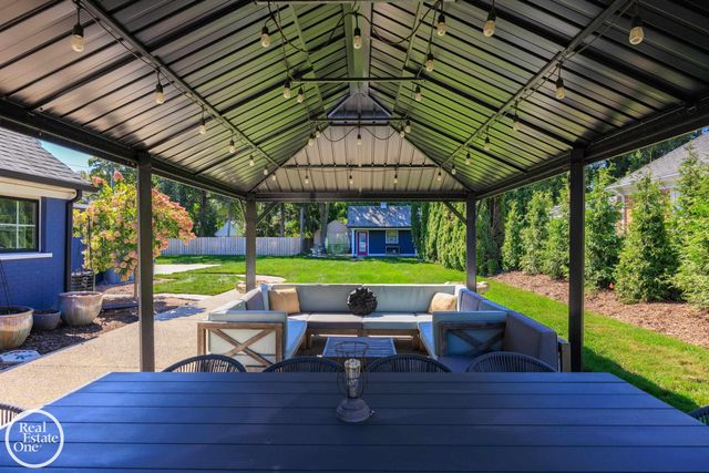 155 Lothrop Road, Grosse Pointe Farms, MI 48236