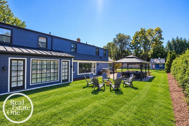 155 Lothrop Road, Grosse Pointe Farms, MI 48236