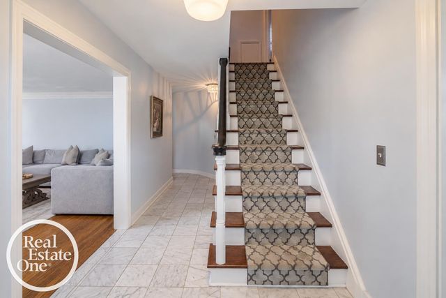 155 Lothrop Road, Grosse Pointe Farms, MI 48236