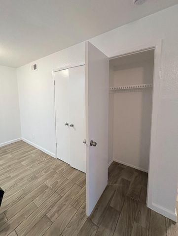 6200 W Tidwell Road W 1002, Houston, TX 77092