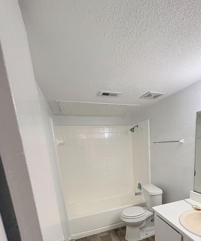6200 W Tidwell Road W 1002, Houston, TX 77092