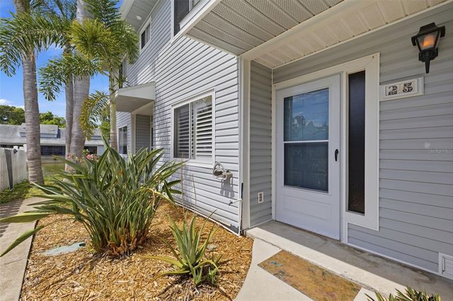 500 NEW YORK AVENUE 25, Dunedin, FL 34698