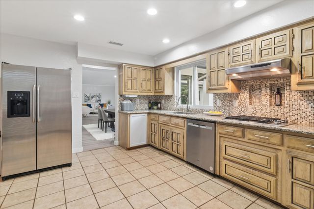 16831 Thomas Chapel Drive, Dallas, TX 75248